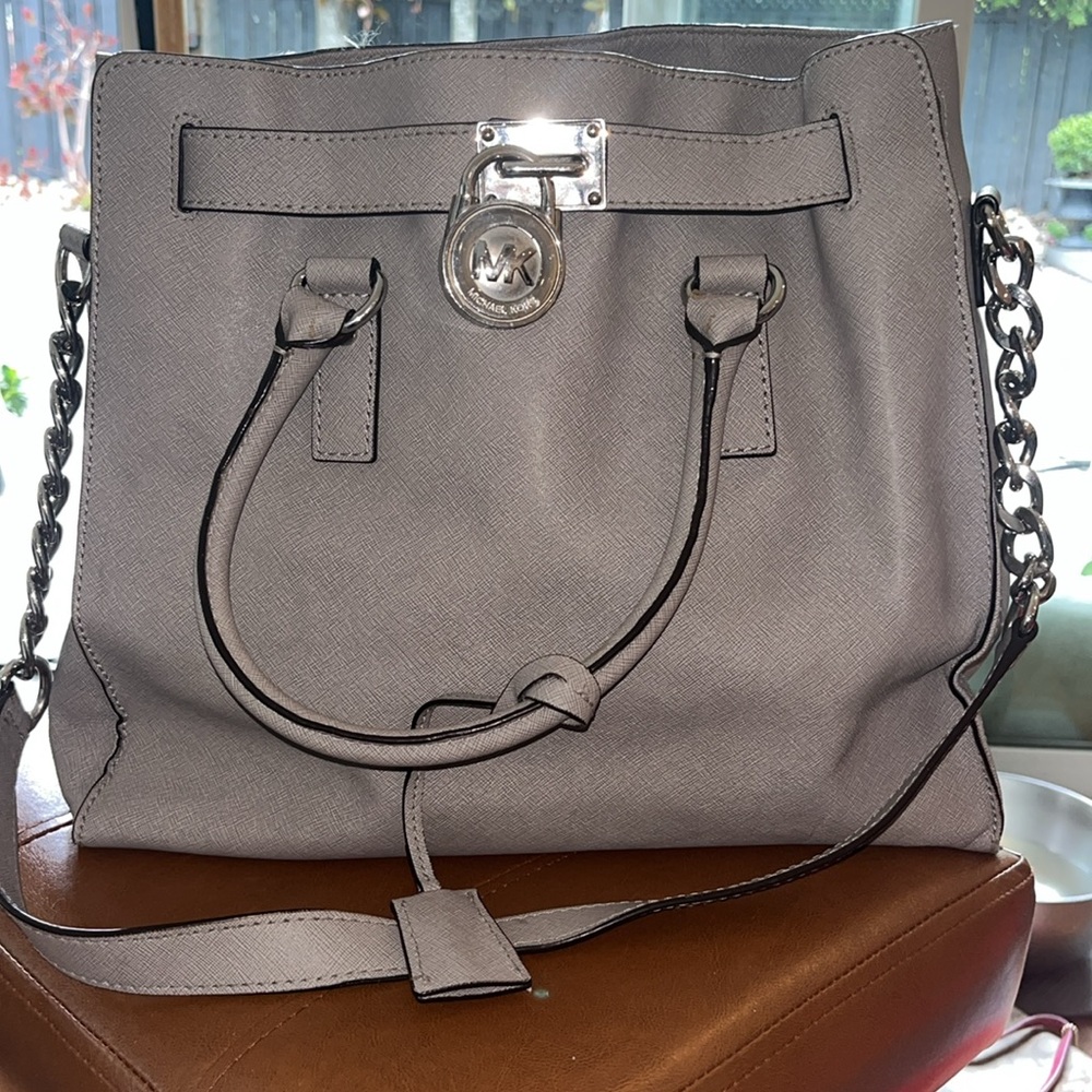 MICHAEL Michael Kors Gray lShoulder Bag with Chain Accents great condition